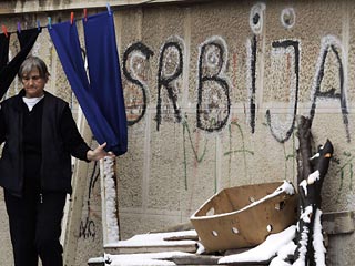 В Белграде, как и в Косовской Митровице (городе, на севере которого проживают преимущественно сербы, а на юге &#8211; албанцы), остается надеяться только на "старшего брата", славянского и православного, как и Сербия