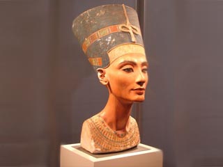 Бюст Нефертити временно вернется на родину