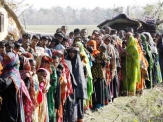 ООН приняла решение выделить из своего Центрального фонда реагирования на чрезвычайные ситуации 8,8 миллиона долларов для оказания помощи жертвам разрушительного циклона "Сидр" в Бангладеш