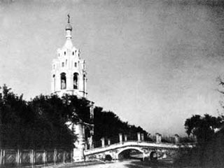 В 1954 году по политическим причинам была упразднена Российская духовная миссия в Китае. На фотографии 1930-х гг. - храм Миссии в Пекине