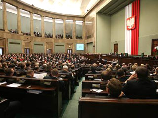 В 2008 году Польша "начнет и завершит вывод своих войск из Ирака", - заявил в пятницу в Сейме (парламенте) страны премьер-министр Дональд Туск
