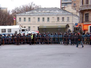 Московская милиция переведена на усиленный режим несения службы в связи с предстоящими 24 и 25 ноября массовыми мероприятиями