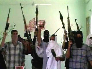 Представители одной из террористических групп, имеющих отношение к "Аль-Каиде", заявили в субботу, что убили девять иракских офицеров, и разместили видео их казни в интернете