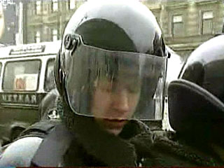 Несанкционированное шествие пресекла милиция в центре Петербурга в воскресенье