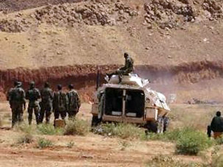 При столкновении с подразделениями правительственных войск Чада на восточной границе с суданской провинцией Дарфур в понедельник уничтожены несколько сотен боевиков. Об этом, как передает Reuters, сообщили местные СМИ со ссылкой на местных чиновников
