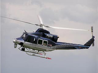 В США 13-летнего мальчика арестовали за то, что он навел лазер на полицейский вертолет
