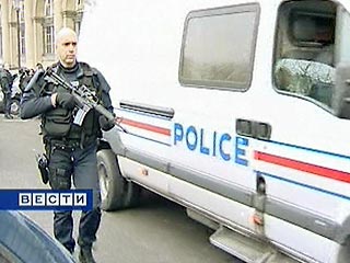 Во Франции задержан трансвестит на пенсии, подозреваемый в серии убийств, жертвами которых становились преимущественно гомосексуалисты. За 23 года он убил 18 человек, считают в полиции.
