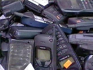 Взрыв аккумулятора мобильного телефона стал причиной гибели жителя Южной Кореи, сообщило в среду агентство АР со ссылкой на южнокорейскую полицию.