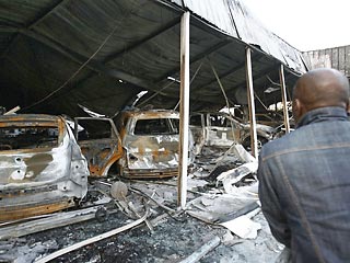 Во Франции минувшей ночью уничтожено 138 машин. Саркози разозлен и берет ситуацию под личный контроль