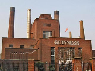 В Дублине неизвестный преступник похитил из пивоварни Guinness 450 бочек пива 