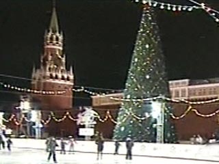 На Красной площади зажглась главная новогодняя елка страны