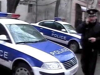 Патрульные полицейские вытащили Церцвадзе из петли, в которую он уже просунул голову. Самоубийство кандидат в депутаты пытался осуществить у посольства Германии в Тбилиси