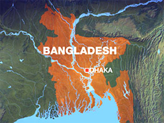 По крайней мере один рабочий погиб и около 50 получили ранения при обрушении крыши 22-этажного здания в столице Бангладеш