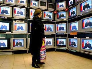 В Латвии разгорелся крупный политический скандал из-за решения руководства национального телевидения снять с показа документальный фильм "Система Путина"