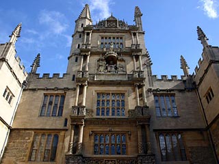 Знаменитая оксфордская библиотека Бодлеан в скором времени лишится горгулий, украшающих ее крышу