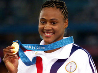 МОК лишил американскую легкоатлетку Мэрион Джонс пяти олимпийских медалей Сиднея 