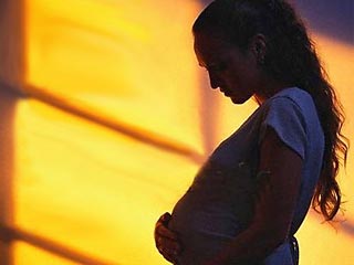 Ученые выяснили, почему беременные женщины не падают и не запрокидываются при ходьбе