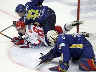 На московском льду сборная России выиграла второй матч подряд