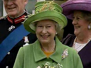 Королева Великобритании Елизавета II в восьмой раз становится бабушкой