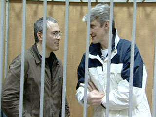 Михаилу Ходорковскому продлили следствие на 5 тысяч листов - до мартовских выборов