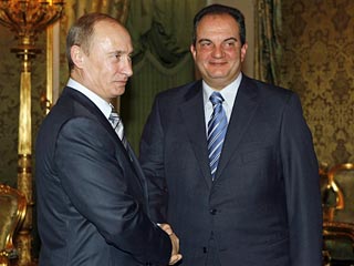 Владимир Путин после переговоров с премьер-министром Греции Константиносом Караманлисом заявил, что проект "Южный поток" поможет вдвое увеличить объем поставок российского газа в Грецию к 2040 году