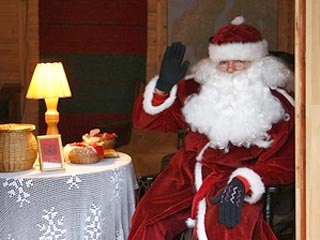 Эстонские Деды Морозы выступили против телерекламы, в которой переодевались в "волшебный" костюм