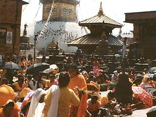 Непал отказывается от монархии под давлением маоистов