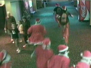 Тридцать пьяных Санта-Клаусов под Рождество разгромили новозеландский кинотеатр