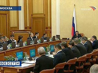 В четверг, 27 декабря, кабинет министров обсудит работу за путинскую восьмилетку (2000-2007гг.) и основные направления на 2008-2010 годы