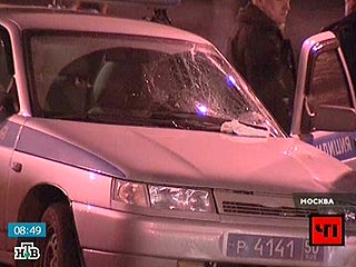 В Москве милицейский автомобиль "ВАЗ 21010" сбил трех девушек, одна девушка скончалась, две госпитализированы