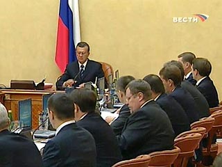 В четверг кабинет министров обсуждает работу за путинскую восьмилетку (2000-2007 годы) и основные направления на 2008-2010 годы