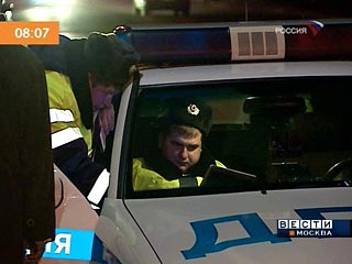 В новогоднюю ночь российские милиционеры обещают доставлять подвыпивших граждан домой, однако нетрезвые водители будут наказаны по всей строгости закона