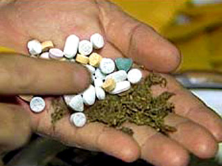 В Федеральной службе РФ по наркоконтролю считают, что хотя бы раз в жизни наркотики пробовали до 15 млн россиян