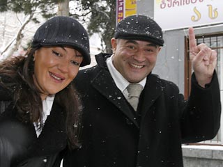 В президентской гонке в Грузии лидирует лидер Объединенной оппозиции Леван Гачечиладзе, который набирает 31% голосов, свидетельствуют опрос, проведенный в рамках проекта "Exit-poll Грузия 2008"