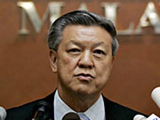 Именно из-за этих скандальных кадров 60-летний Чуа Сой Лек вынужден был на прошлой неделе подать в отставку
