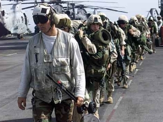 Министр обороны США Роберт Гейтс рассмотрит возможность увеличения численности американского контингента в Афганистане по меньшей мере на три тысячи морских пехотинцев