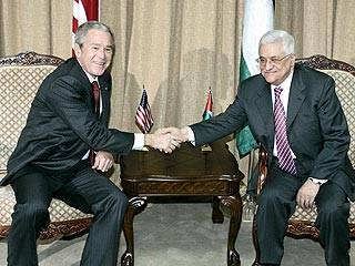 Президент Буш в гостях у Аббаса поверил, что может войти в историю миротворцем