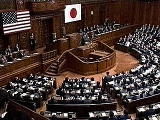 Находящаяся под контролем оппозиции верхняя палата парламента Японии отвергла  правительственный законопроект, позволяющий ВМС страны оказывать тыловую поддержку многонациональной эскадре во главе с США, которая участвует в операциях в Афганистане