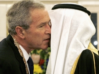 США подтвердили намерение заключить с Саудовской Аравией многомиллиардный контракт на поставку крупной партии вооружений. Американская администрация уведомила об этом конгресс после встречи Буша с саудовским королем Абдаллой ибн Абдель Азизом Аль Саудом в