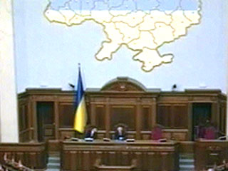 Глава Верховной рады шестого созыва Арсений Яценюк во вторник открыл первое в этом году заседание украинского парламента
