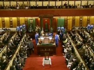 Первое заседание нового парламента в Кении, вопреки предсказаниям наблюдателей, прошло в достаточно спокойной обстановке, ни драк, ни крупных скандалов не зафиксировано