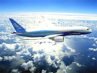 Компания Boeing вновь отложила первый полет нового самолета Dreamliner с конца марта - начала апреля на конец июня - начало июля