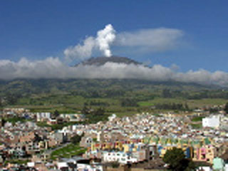 Извержение вулкана Галерас на юго-востоке Колумбии началось после серии подземных толчков