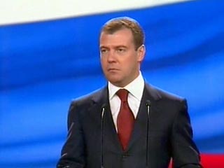 Кандидат в президенты России Дмитрий Медведев выступил во вторник в Москве на Всероссийском гражданском форуме
