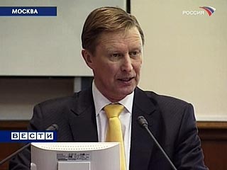 Первый вице-премьер Сергей Иванов провел заседание коллегии Роскосмоса, на котором подверг жесткой критике чиновников ведомства