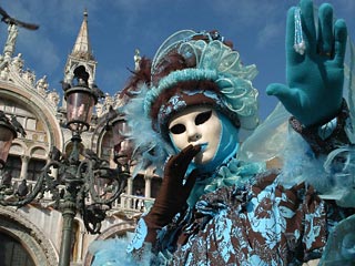 В Италии открылся Венецианский карнавал