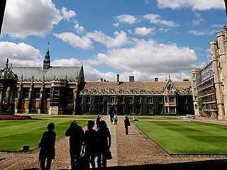 Если верить новому исследованию, посвященному интимной жизни студентов Кембриджского университета, промискуитет приводит к академическим неудачам