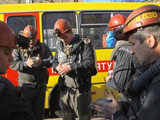 На двух шахтах Украины произошли пожары. Эвакуировали 700 горняков
