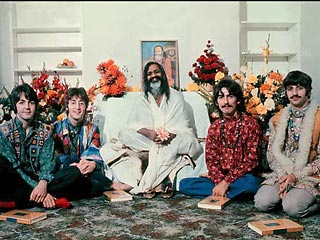 Умер духовный наставник The Beatles Махариши 