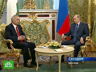 Президент России Владимир Путин и президент Узбекистана Ислам Каримов видят особый знак в том, что первый визит узбекский лидер после переизбрания нанес в Россию